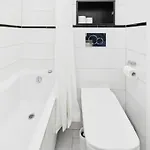 Superapart Podwale 9 Unique, Step Into Tranquility And Relaxation *