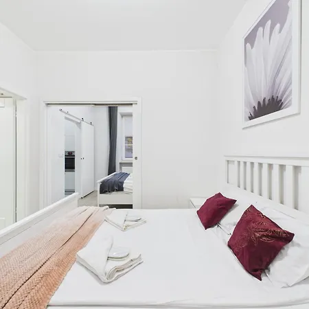 아파트 Superapart Podwale 9 Unique, Step Into Tranquility And Relaxation 바르샤바